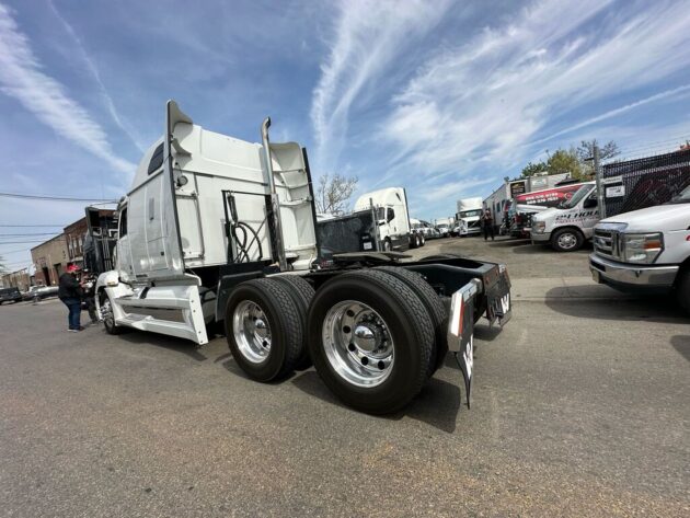 2019 Western Star  5700XE - Miles 822,430 - Image 11