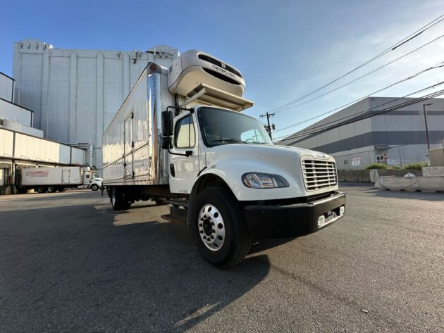 2018 Box Truck Reefer 26FT - Miles 193,405
