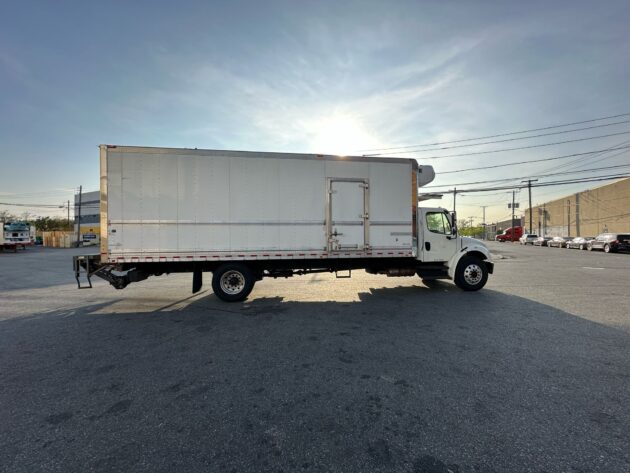 2018 Box Truck Reefer 26FT - Miles 193,405 - Image 3