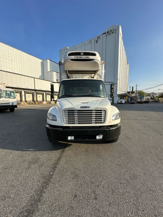 2018 Box Truck Reefer 26FT - Miles 193,405 - Image 5