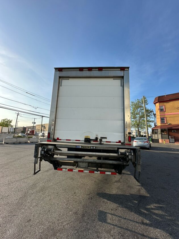 2018 Box Truck Reefer 26FT - Miles 193,405 - Image 6