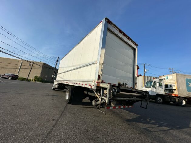 2018 Box Truck Reefer 26FT - Miles 193,405 - Image 7