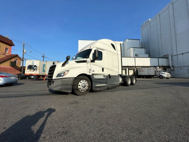 2021 Freightliner Cascadia - Miles 786,721 - Image 8