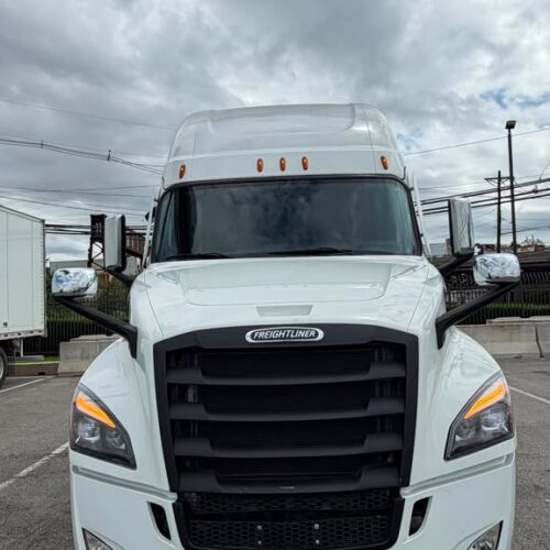 2023 FREIGHTLINER CASCADIA 72” RAISED ROOF SLEEPER